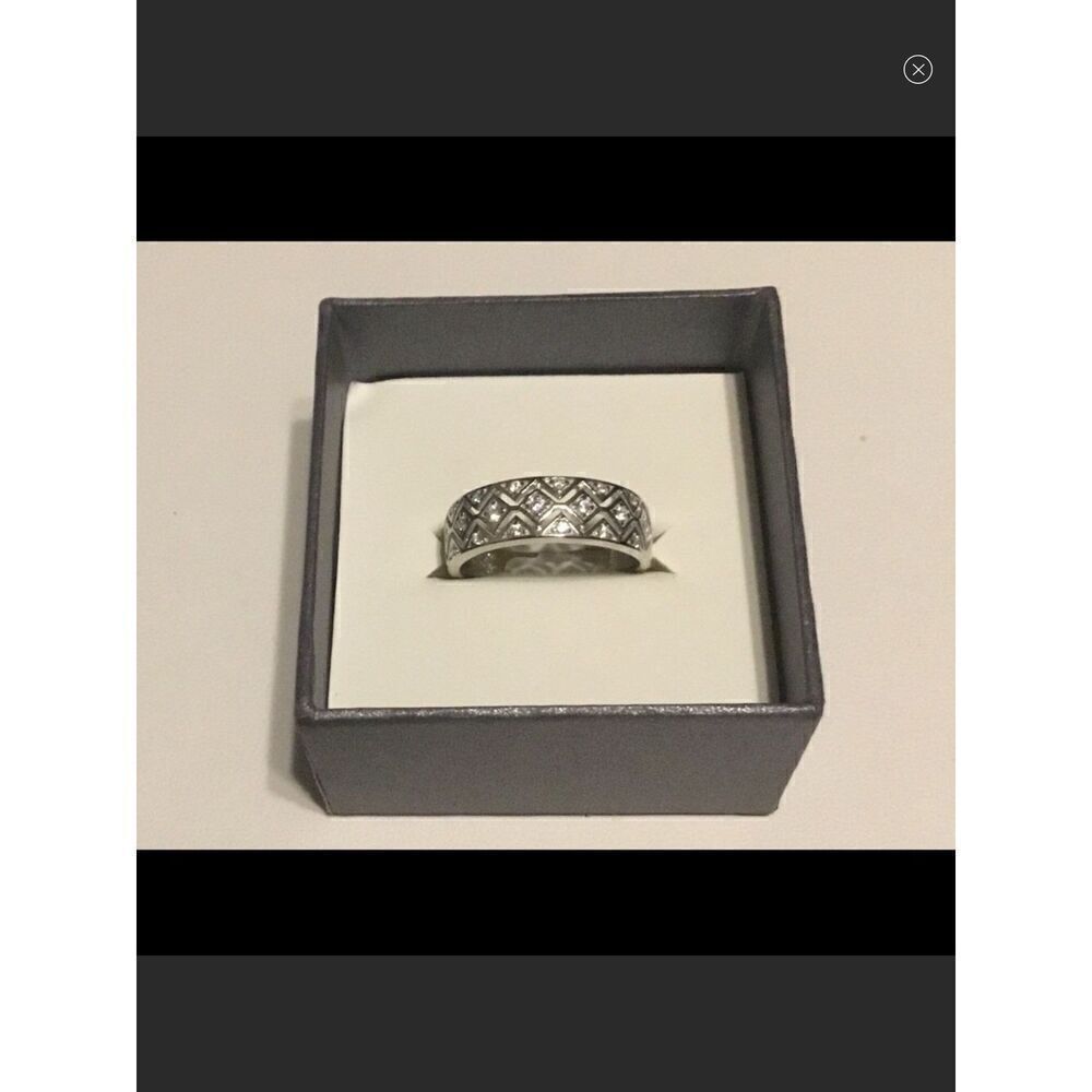 New Chevron Design Sim Diamond Wedding/Anniversary Band Ring Sz 8